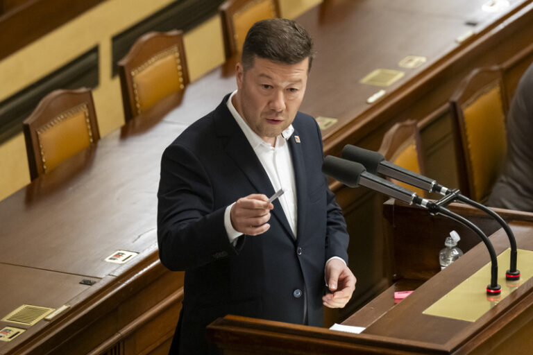 Okamura (SPD) se neomluví za přirovnání lidovce Bartoška k Hitlerovi