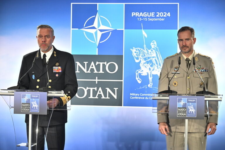 Výzvy z Ruska: NATO musí reagovat – náčelník generálního štábu souhlasí s ministrem zahraničí.