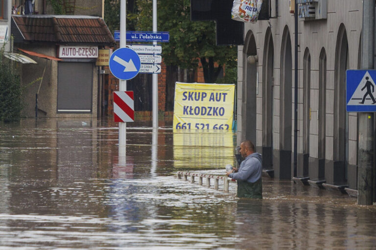 Polské Opole vyhlásilo povodňový poplach, na Slovensku stoupají Dunaj i Morava