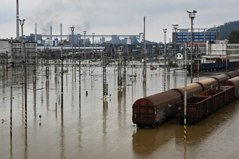 České dráhy v sobotu obnoví po záplavách vlaky mezi Prahou a Ostravou