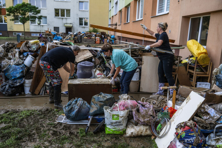 Opava, včetně zaplavených oblastí, má znovu elektřinu