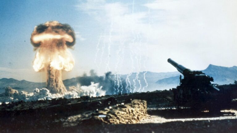 Kreml znepokojeně zjistil, že jeho jaderné hrozby už Západ nebere vážně, tvrdí The Washington Post