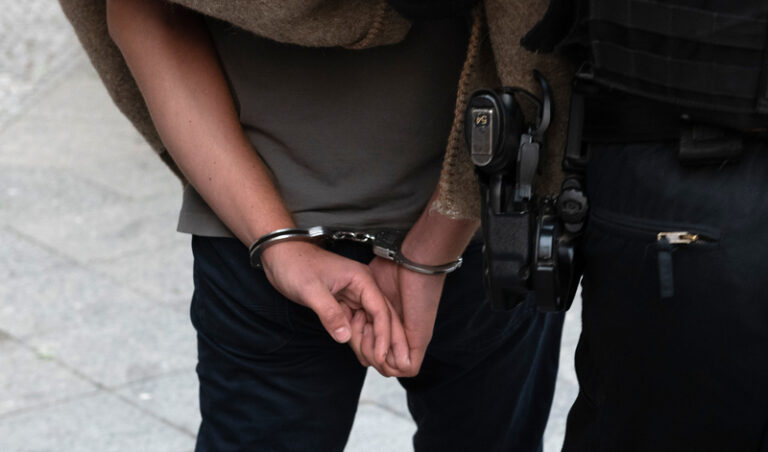 Ukrajinská a česká policie dopadly skupinu telefonních podvodníků