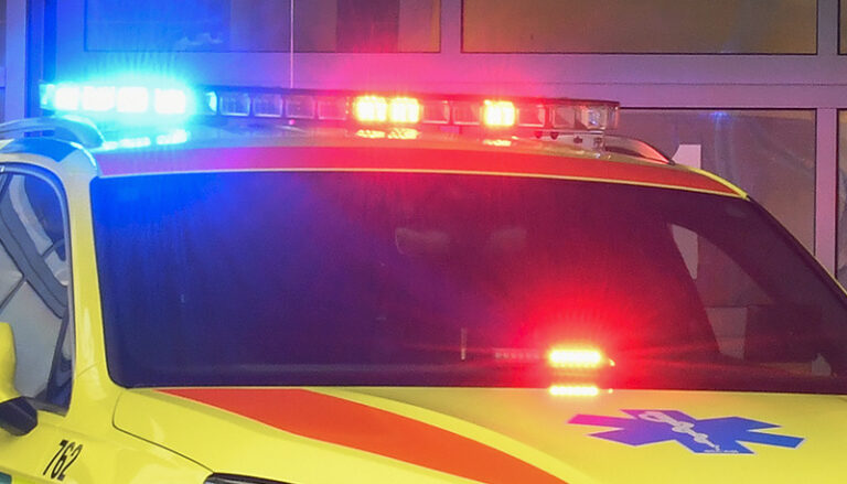 Při rallye v Hořovicích vážně zranila diváka trubka, do níž narazilo závodní auto