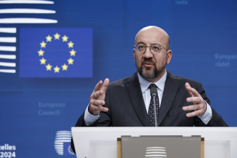 EU by měla navýšit pomoc Ukrajině s blížící se zimou, vzkázal Michel lídrům
