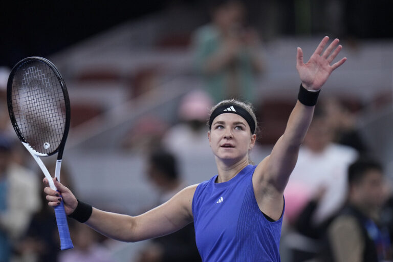 Tenistka Muchová v Pekingu porazila Sabalenkovou a je v semifinále