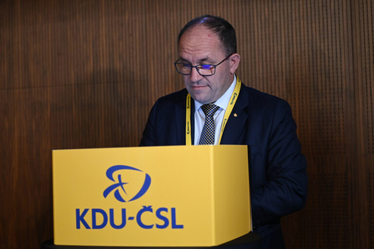 Vedení lidovců po pěti letech znovu převzal Marek Výborný