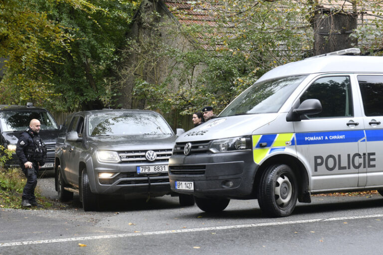 V Plzni byla postřelena nezletilá, policie zadržela hledaného muže