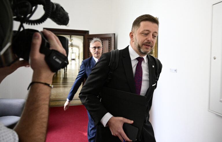 Rakušan bude jednat s odbory o situaci v bezpečnostních sborech