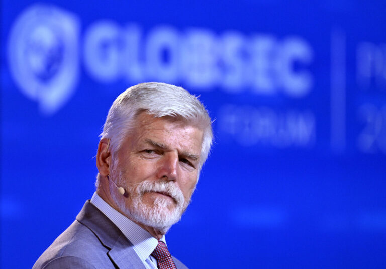 Prezident Pavel zahájí návštěvu Austrálie, setká se s českými krajany