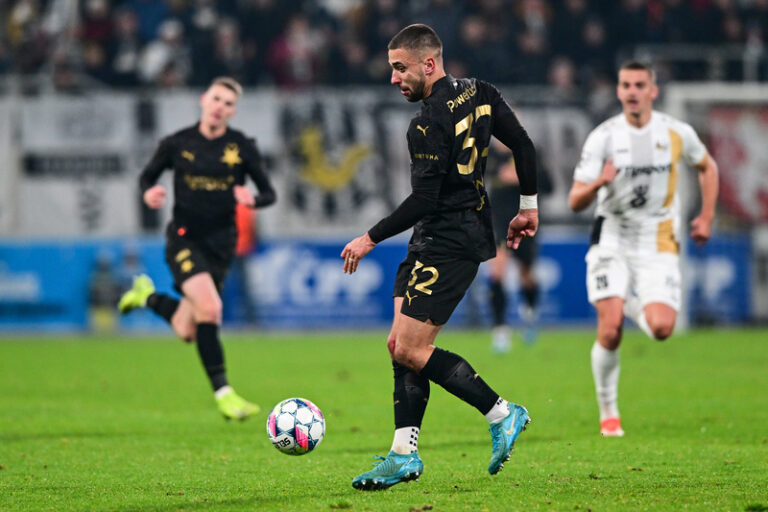 Vácha dostal za rasistické urážky Lingra distanc na dva měsíce a pokutu