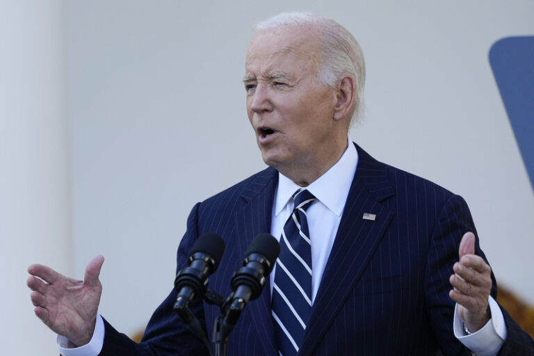 Biden: Celá vláda bude spolupracovat s Trumpem na předání moci