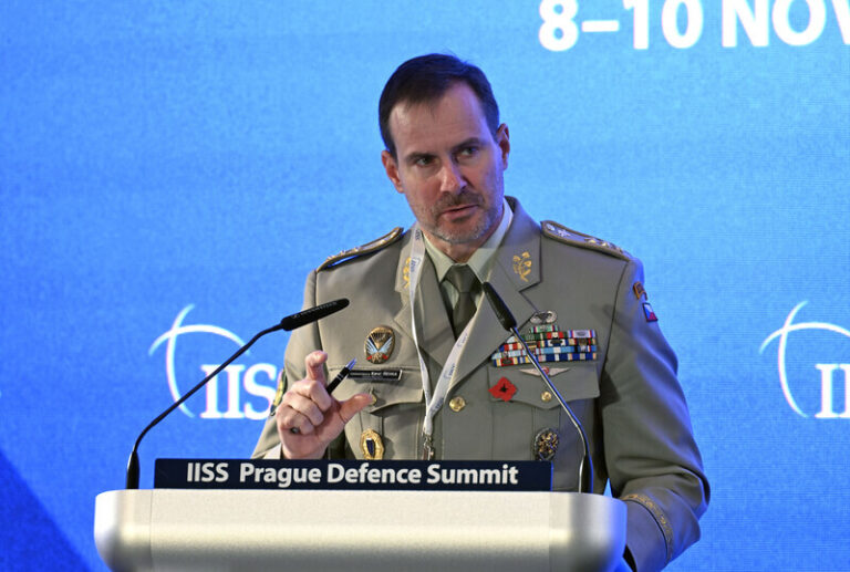 Řehka: Pro zvládání nových krizí je třeba změnit myšlení celé společnosti