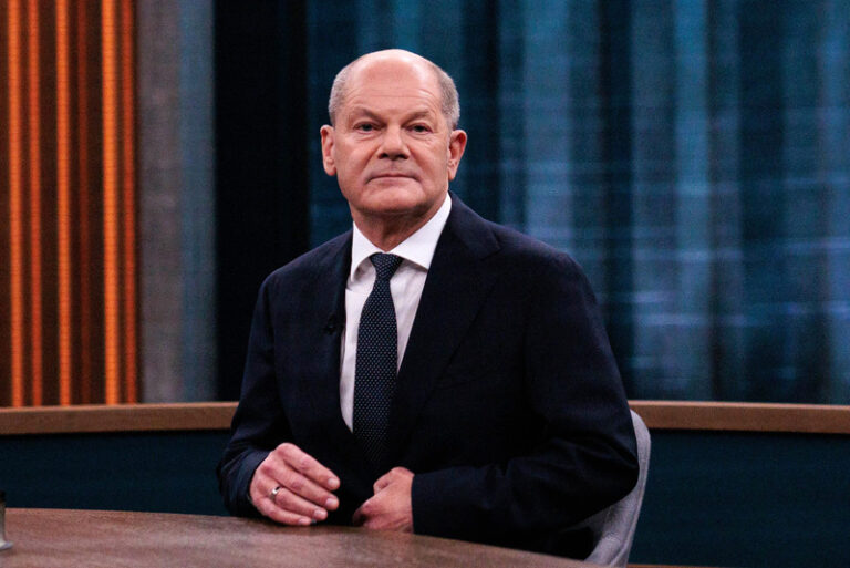 Německý kancléř Scholz si telefonoval s Putinem