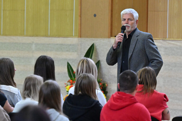 Volby v USA podle Pavla ukázaly zranitelnost zavedené demokracie