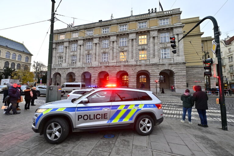 Muž dopadený kvůli tomu, že na fakultě mluvil o střelbě, nebyl ozbrojený