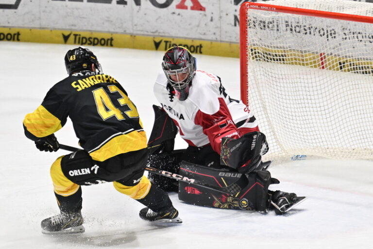 Hokejisté Sparty vyhráli v Litvínově 4:0, Kořenář udržel pátou nulou v sezoně