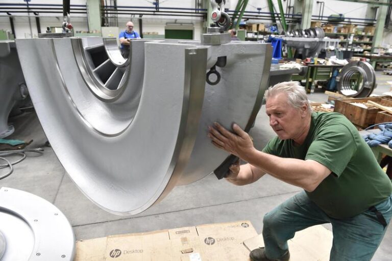 Nezaměstnanost v EU zůstává třetí měsíc pod šesti procenty, nejnižší je v Česku