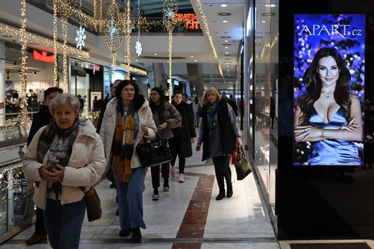 Obchodníkům se zlatem před Vánocemi rostly tržby o desítky procent