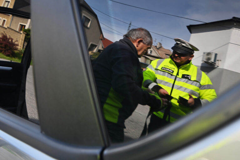 Věková hranice pro pravidelné zdravotní prohlídky starších řidičů možná vzroste