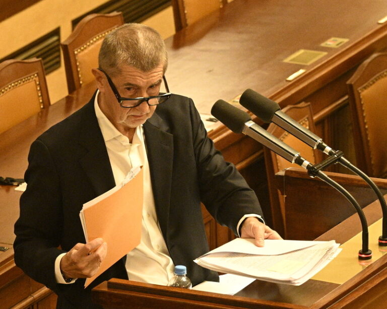 Babiš ve Sněmovně vysvětloval obstrukce a kritizoval vládu