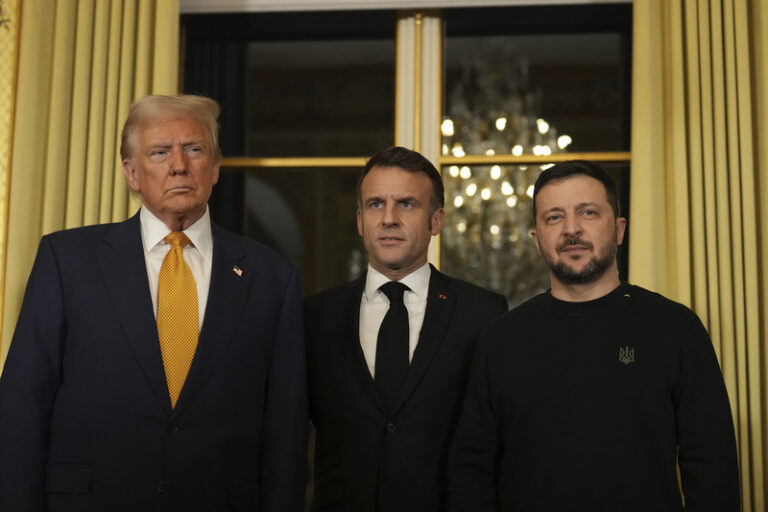 Trump, Macron a Zelenskyj se sešli ke třístranným rozhovorům