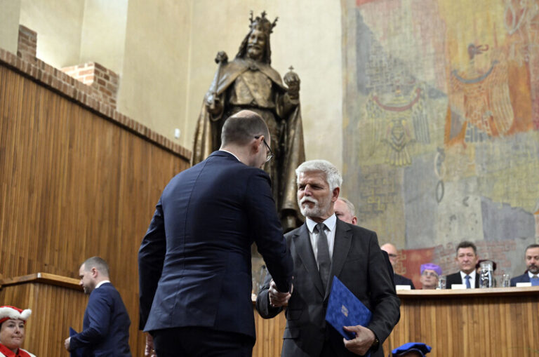 Pavel při jmenování profesorů upozornil na podfinancování vysokých škol