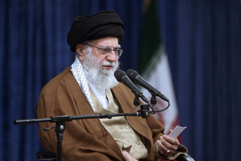 Írán: Za pádem prezidenta Asada stálo spiknutí USA a Izraele