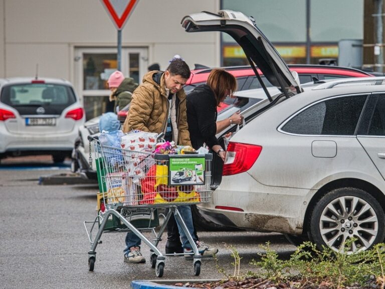 Experti čekají příští rok zrychlení ekonomiky ČR, inflace jako letos