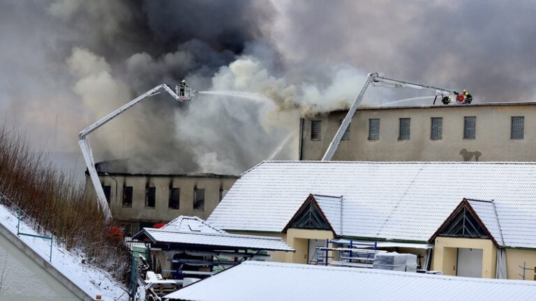 Požár v Bruntále způsobil škodu za 50 milionů Kč, už je lokalizovaný