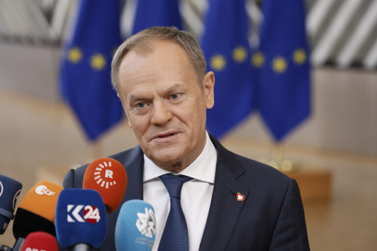 Evropa má štěstí, že v těžkém okamžiku bude EU předsedat Polsko, míní Tusk