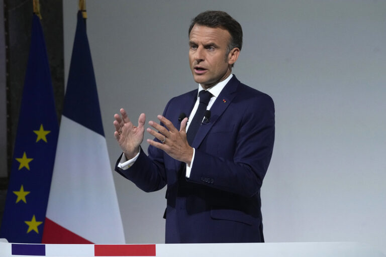 Macron připustil, že rozhodnutí vyhlásit předčasné volby přineslo nestabilitu
