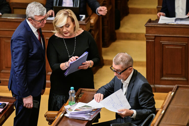 Veřejnost má největší důvěru v politiky ANO, před Fialou je i Konečná