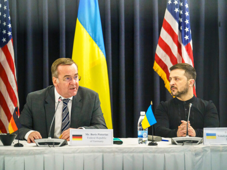 Stát po boku Ukrajiny je zájmu USA, řekl Zelenskyj v Ramsteinu