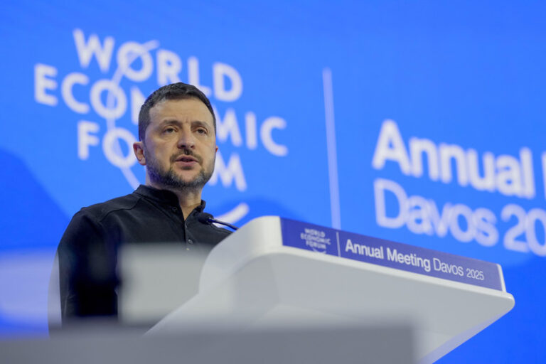 Zelenskyj: K zajištění bezpečnosti by bylo třeba 200.000 členů mírových sil