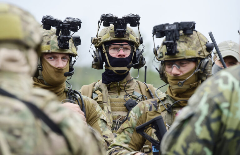 Fiala: V příštím období by bylo možné zvýšit výdaje na obranu na 3 pct HDP