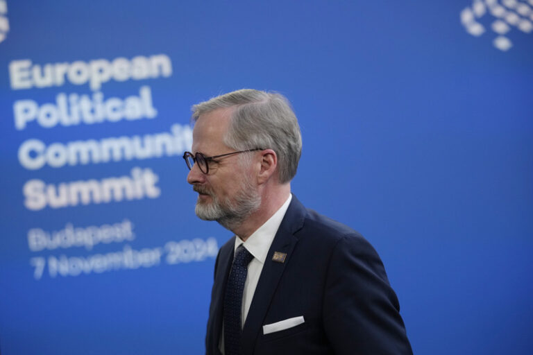 Fiala: Posilování investic EU do obranného průmyslu je pro ČR výhodné