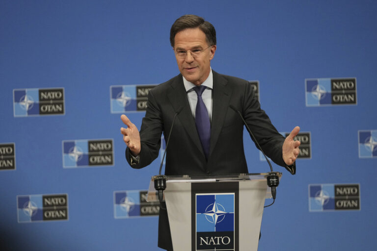 Západ je jednotný, prioritou je trvalý mír na Ukrajině, řekl šéf NATO