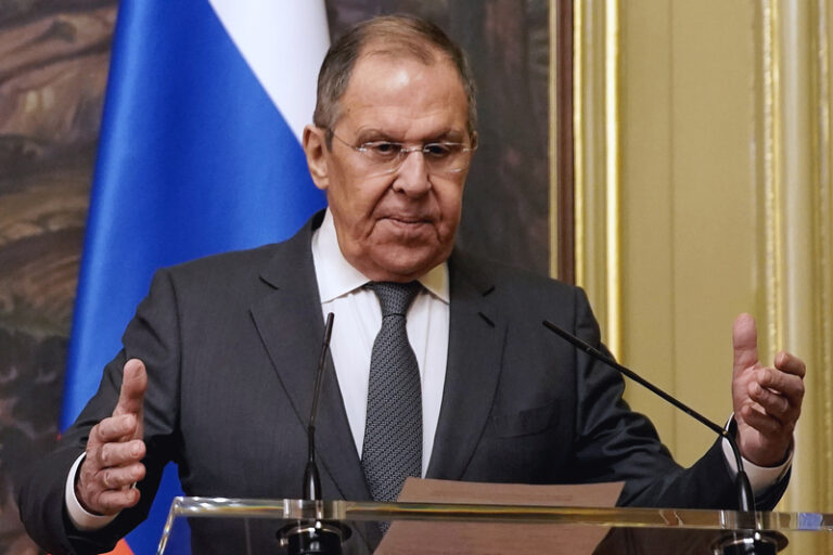 Lavrov znovu odmítl vyslání evropských vojáků v roli mírových sil na Ukrajinu