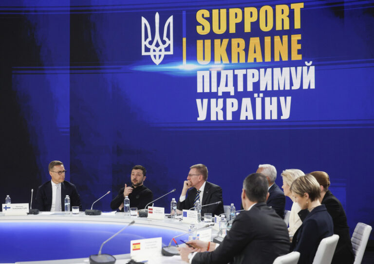 EU nabídla Ukrajině vlastní dohodu o těžbě nerostů, uvádí Politico