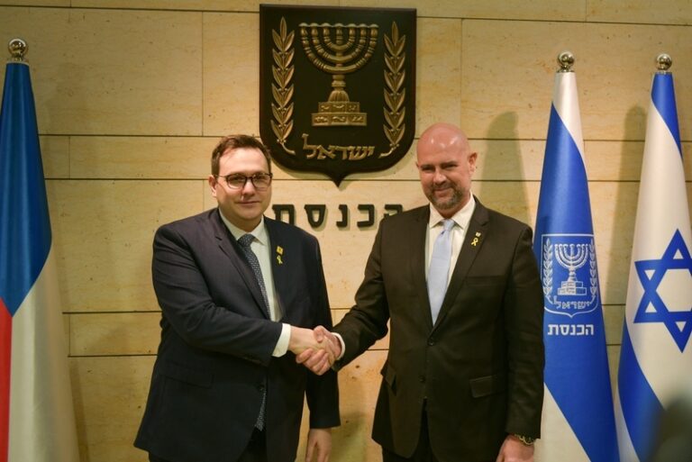 Lipavský se v Izraeli setkal s rodinami, kterým Hamás unesl příbuzné