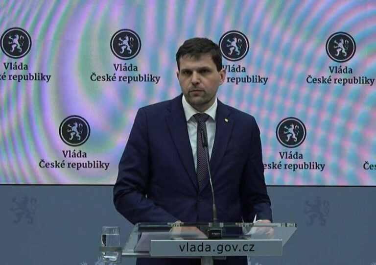Hladík: Vláda je schopná vyřešit růst výdajů na obranu v současném rozpočtu
