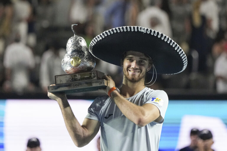 Macháč porazil v Acapulcu Davidoviche a získal první titul na okruhu ATP