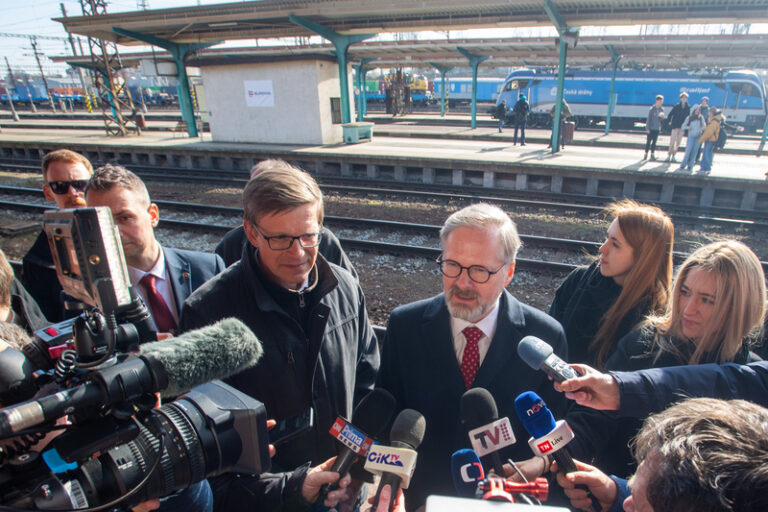 Fiala chce představit na vládě plán, kdy dosáhnout výdajů na obranu tři pct HDP