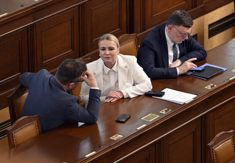 Koalice je podle Jakoba připravena přehlasovat veto k platové novele