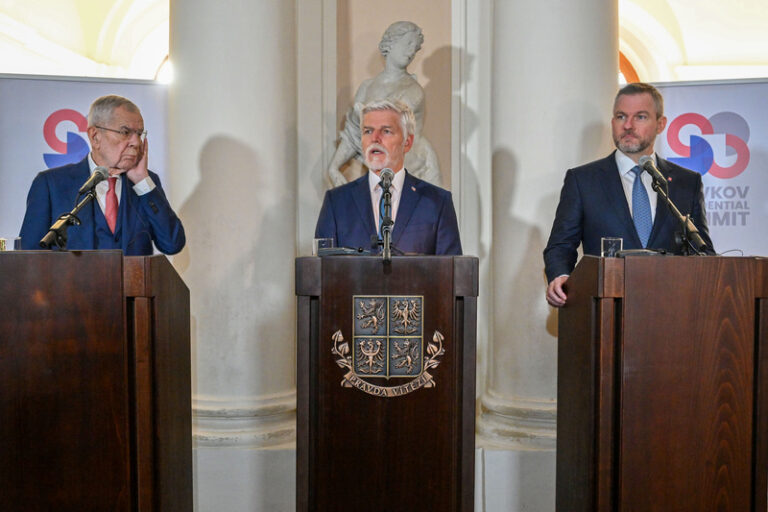 Prezidenti ČR, SR a Rakouska debatovali o Ukrajině, vztazích s USA či o EU