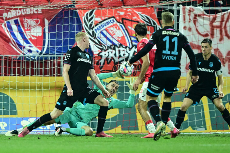 Plzeň jen remizovala v Pardubicích, Baník zdolal Mladou Boleslav
