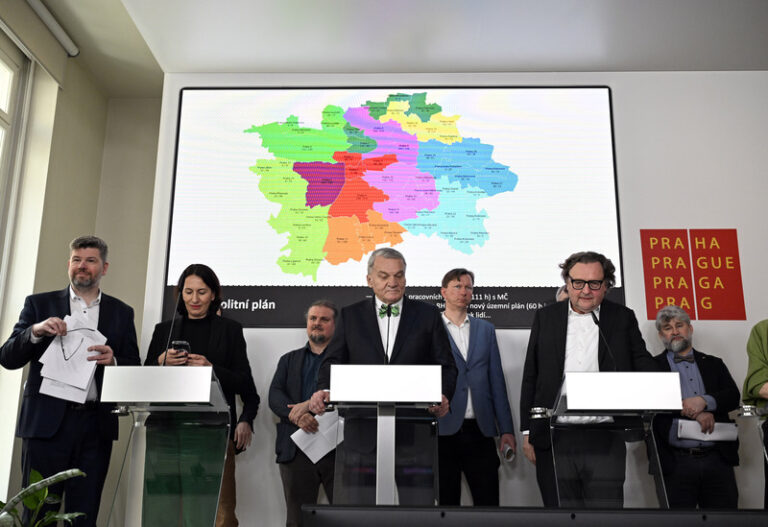 Pražští radní chtějí do voleb stihnout reformu parkování i metropolitní plán