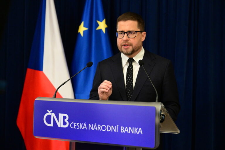 ČNB podle očekávání nechala základní úrokovou sazbu na 3,75 %