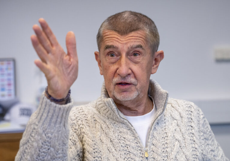 Babiš dál stojí za Trumpem, celní politiku USA ale kritizuje